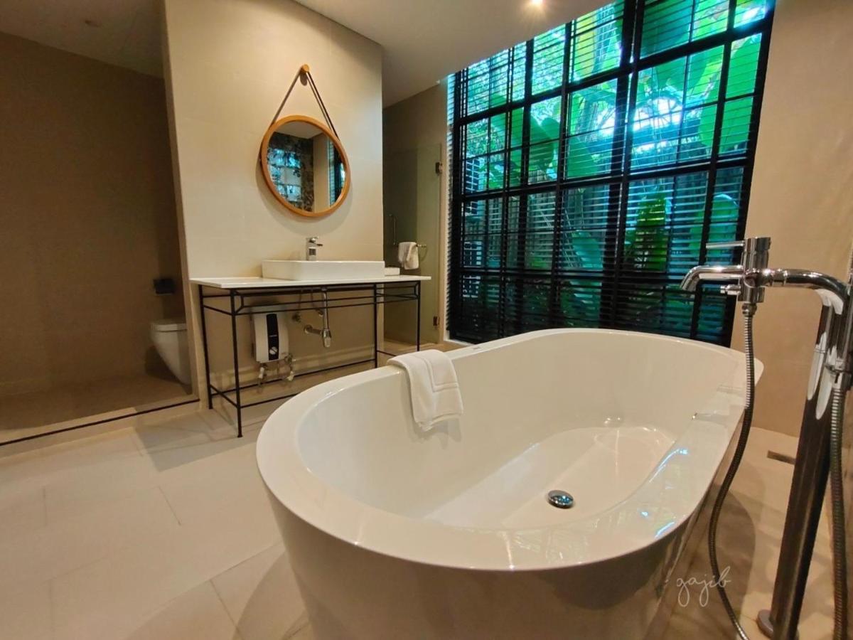 אמפווה Gajib Bed&Breakfast מראה חיצוני תמונה