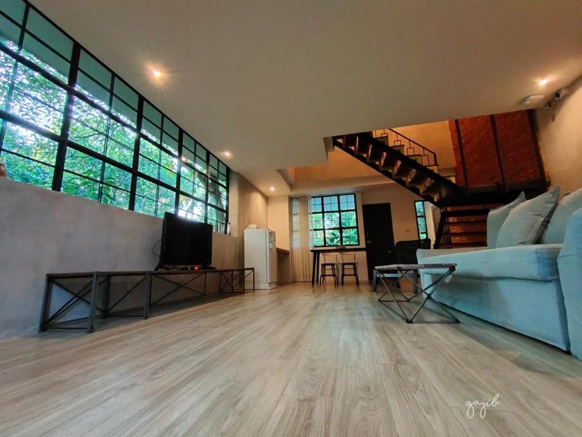 אמפווה Gajib Bed&Breakfast מראה חיצוני תמונה