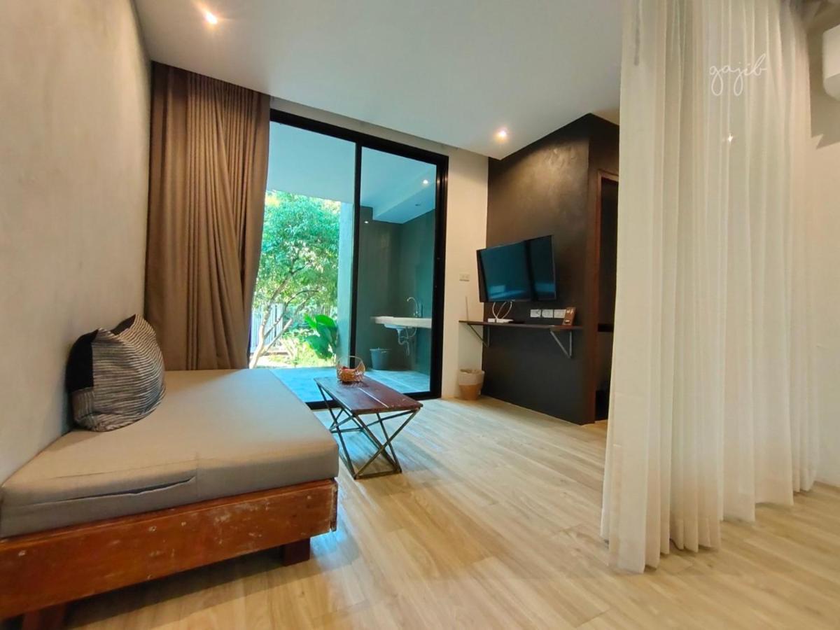 אמפווה Gajib Bed&Breakfast מראה חיצוני תמונה